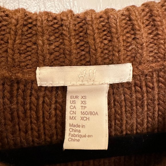 H&M Chevron Sweater (Brown - Size XS) - Picture 4 of 5